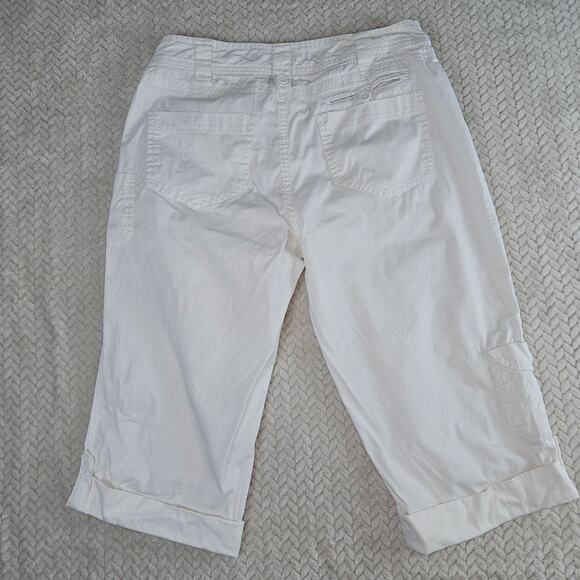 Women's Gloria Vanderbilt White Cargo Capris Sz 8 Roll Tab Hem Summer Ready - Picture 2 of 8